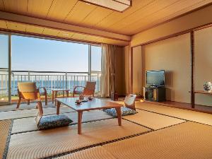 錦江湾と桜島を望む和室８畳