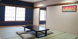 5～8名でご利用いただける和室タイプのお部屋です。なごみの湯(大浴場)を無料でご利用いただけます。