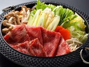 季節の旬野菜と長崎和牛A5ランクの特製牛鍋