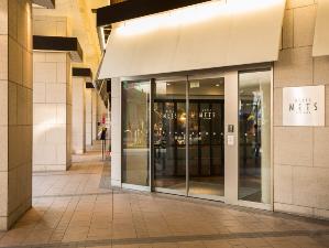 1Fエントランス(7:00-25:00)23時以降お越しのお客さまはこちらの入口をご利用ください。