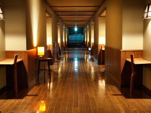 西館　廊下