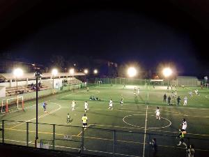 【フットサルコート】夜でもプレー可能。