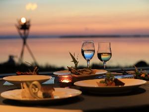【レストラン　イストワール】サロマ湖と夕景が美しい大切な人との上質な時間が流れるレストラン