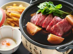 【黒毛和牛の芋けんぴすき焼き】今年イチ押しの逸品！甘～い芋けんぴとトマトすき焼きのハーモニーが絶妙♪