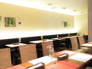 カジュアルダイニング「GIRASOLE」（ジラソーレ） 店内
