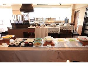 朝食バイキング　毎朝、和洋20種類以上のメニューをご用意しております。
