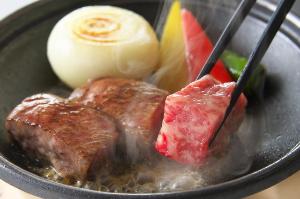 【黒毛和牛焼肉仕立て】柔らか～い黒毛和牛の甘みと旨味肉ダレが絶妙にマッチする！イチオシのスタミナ料理