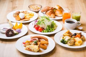 健康朝食はビュッフェ形式で選べる７０種類以上、7：0０〜