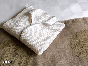 お部屋着　膝丈のワッフルガウンを御用意しています。