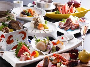 料理長お勧めお任せのグルメプラン。豪華７種盛りのお造りや厳選素材を吟味した、品数控えめのな会席膳です。