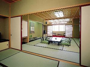 401・402号室「白山・歌謡の間」15時より23時までのんびり、ゆったりとお部屋でカラオケ三昧。 カラオケパーティールーム「歌謡の間」は17名様までご利用いただけます。  ※トイレは2ヶ所あります。