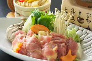 【小鍋仕立て】高知産四万十鶏の旨味と宗田節のお出汁が合わさった絶品鍋♪シメは当館オリジナル柚子麺で。