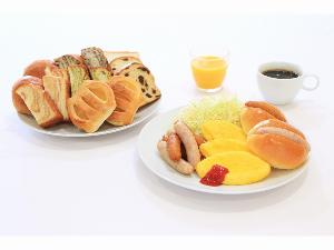 無料朝食（AM6:30〜9:00)