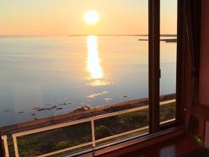 お部屋からの夕日イメージ（湖＆夕日側客室のイメージ）