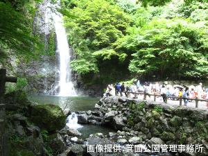 日本の滝100選～箕面大滝～