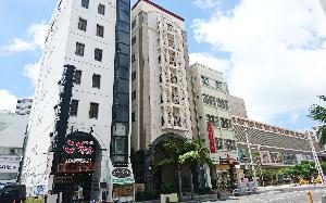 ホテル外観・国際通り側
