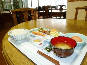 朝食の一例