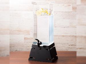 【ウェルカムドリンクサービス】コーヒーが苦手なお客様には、さっぱりとして飲みやすいレモンウォーターをご用意しております