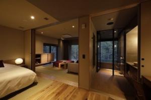 客室(紅バルコニー付)