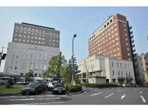 草津駅西口のロータリーに面するホテル☆アクセス便利で契約駐車場も１泊500円。