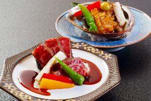 メインは「国産和牛ステーキ」又は「あわびバター焼」よりお選び下さい。