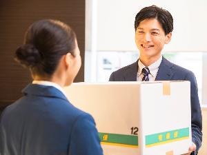 【宅急便】配送サービスはフロントにて承っております（有料）