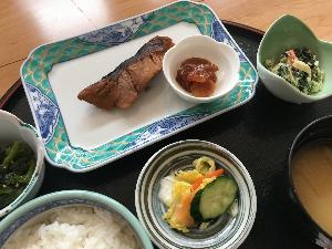 朝食・煮魚定食