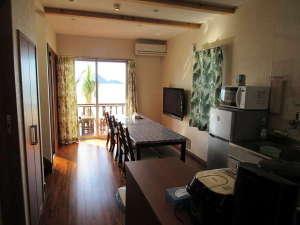 リビングからも海を望むことができます。