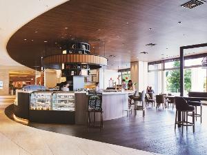 【グルメバー】バーガーやコーヒーを気軽にグラブ＆ゴー出来るシグネチャーカフェ。