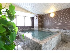 男性大浴場（夕方15：30〜25：00／朝6：00〜9：00）