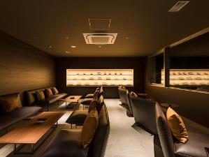ウィスキーとシガーの香りを愉しむThe Cigar Bar