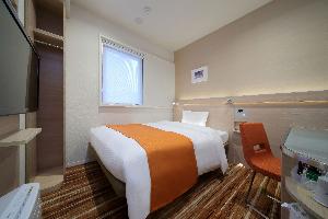 コンフォートシングルルーム（12平米）/高密度スプリングマットレスで快適な睡眠をサポートします。