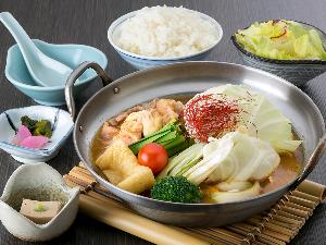 夕食一例（名物カレー鍋御膳）