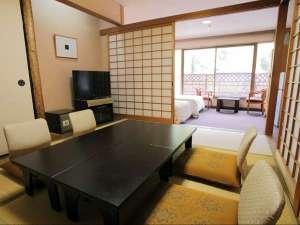 西館和洋室【バス・トイレ付】和室とベッドルーム完備の和洋室は3世代旅行に人気のお部屋。