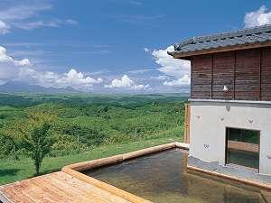 眺望抜群の大浴場露天風呂