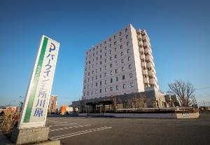青空駐車場は大型バス、大型トラックも楽々駐車！普通車100台可能。