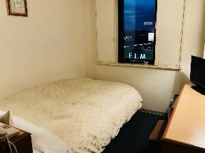 ★シングル★<BR>サータ社ベッド（セミダブル）でぐっすり寝れます！