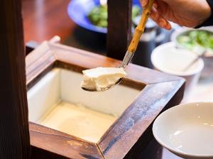 ＜朝食バイキング＞【ホテルお手製】お豆腐　お豆腐に合う薬味もご用意