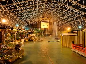 硫黄谷庭園大浴場・夜※19：30~22：00は女性専用時間となります。（2021年2月1日以降、女性専用時間は【20:00～21:30】となります。）