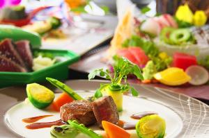和の松本料理長と洋の斎藤料理長がコラボした春限定メニューをご用意♪