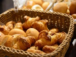 ビュッフェスタイルの朝食は『欧風デリカテッセン』をコンセプトにバラエティにとんだ料理をご提供いたします。野菜を豊富に使った彩り鮮やかな総菜をお召し上がりください。※画像はイメージ