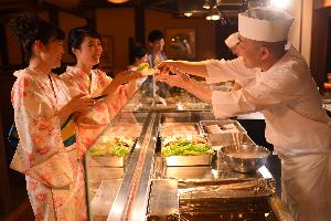 かまどダイニング「おむすび庵」 ※かまど料理や石釜料理が食べ放題のハーフバイキング