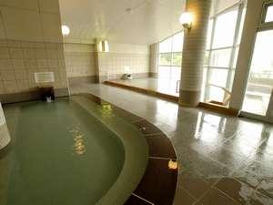 川湯の酸性明礬泉をじっくり楽しめる ぬる湯の浴槽もございます。