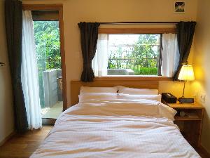 【１号棟・テラスダブル】ダブルベッド１台