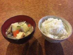 GR：ホクホクのさつま芋が入った「さつま汁」とホクホクのご飯♪
