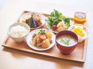 朝食盛り付け例