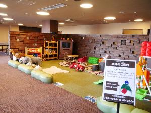 【キッズ＆プレイコーナー】ちびっこが乗れる動物くんたちもうれしい。