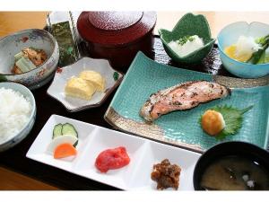 料理長こだわりの健康和朝食で、朝から元気ハツラツ！