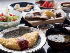 *【ご朝食・洋風】海外からのお客様のリクエストにあわせてオムレツがメインの洋風朝食もご用意できます。