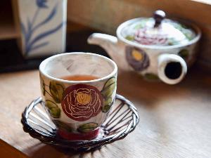 *【お部屋備品】お部屋のお茶セットはお部屋ごとに異なるデザインをご用意しております。